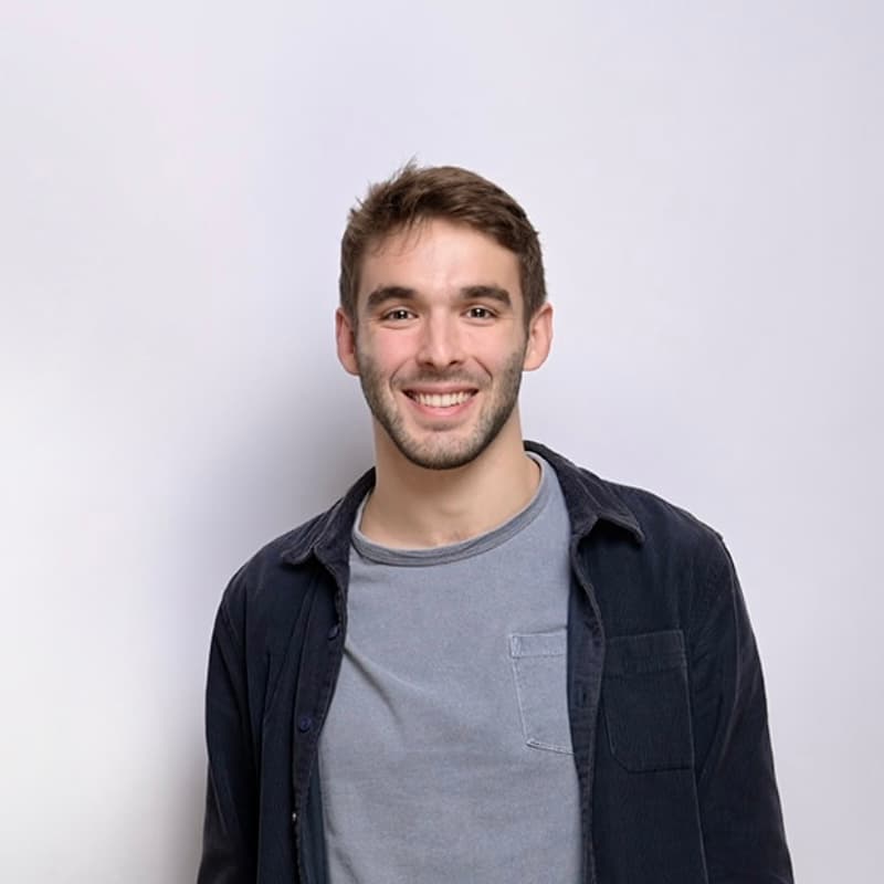 Headshot of Daniel Long